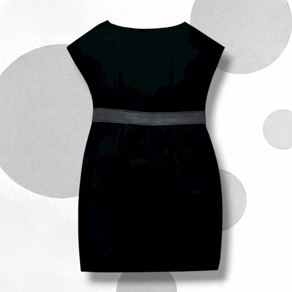 ST. JOHN • Hand Knit Wool Sheath Dress w/ Leather Trim || Size 16 - Picture 1 of 2